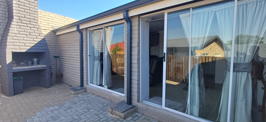 5 Bedroom Property for Sale in Morelig Free State